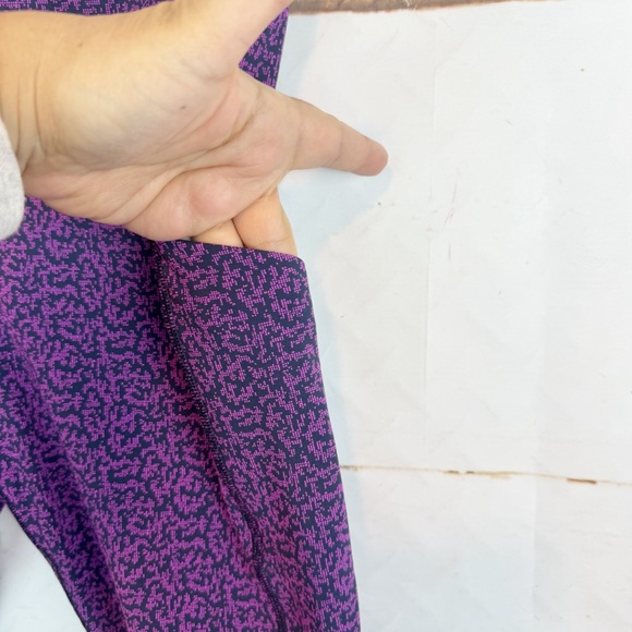 Athleta | Ultimate Stash Pocket Textured 7/8 Tight Legging, LP - Picture 8 of 15